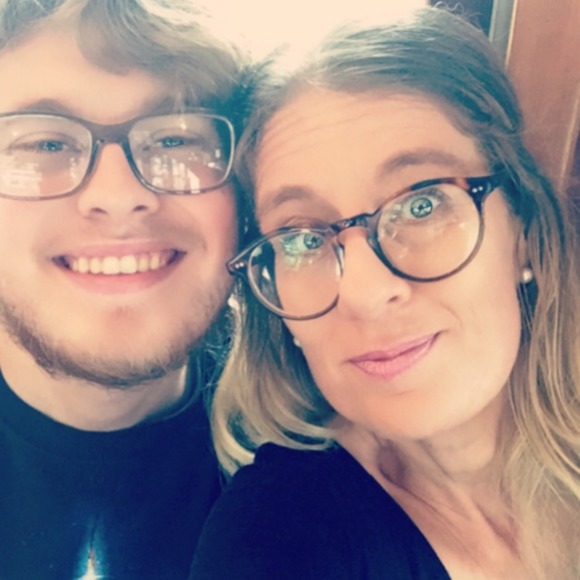 Meet your Posher, Amy - Picture 3 of 6